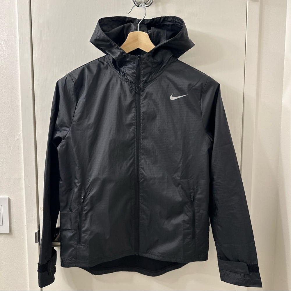Nike Women’s Essential Water-Repellent Hooded Full Zip Running Jacket Size S
